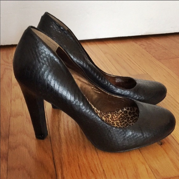 Jessica Simpson Shoes - Black Heeled Jessica Simpson Pump Heel, 7.5